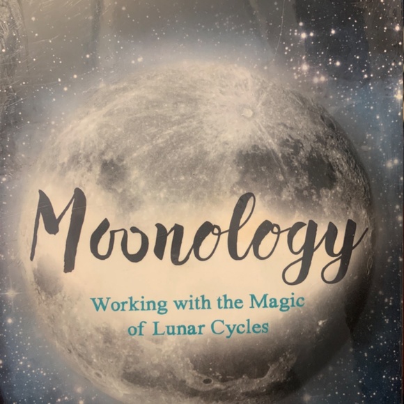 Anything Moon Book & Oracle collection - Picture 5 of 16